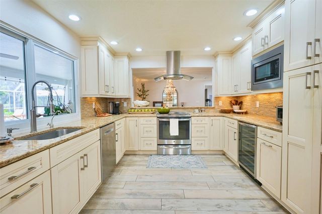 4717 E TRAILS DRIVE, Sarasota, FL 34232