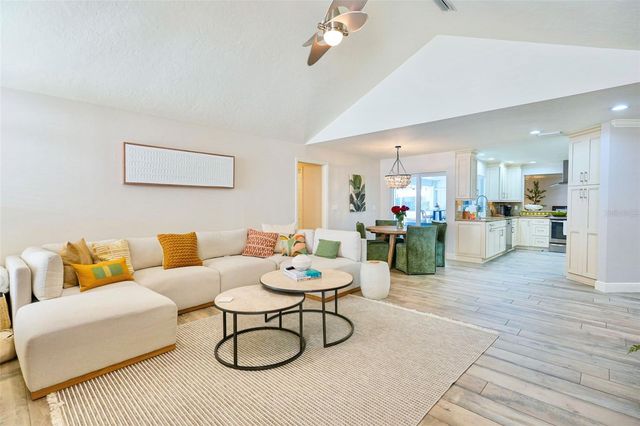 4717 E TRAILS DRIVE, Sarasota, FL 34232