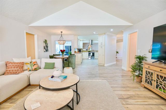 4717 E TRAILS DRIVE, Sarasota, FL 34232