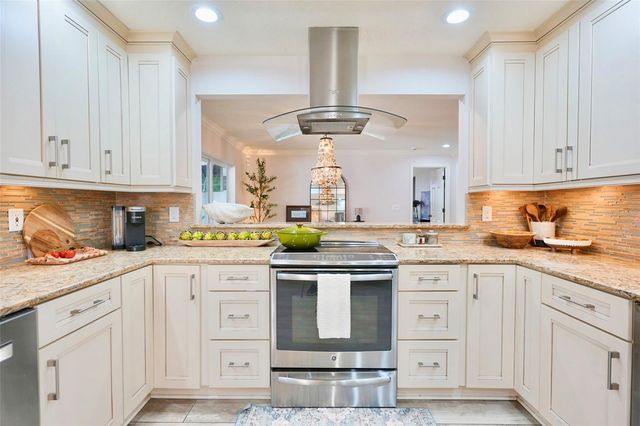 4717 E TRAILS DRIVE, Sarasota, FL 34232