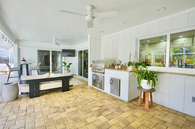 4717 E TRAILS DRIVE, Sarasota, FL 34232