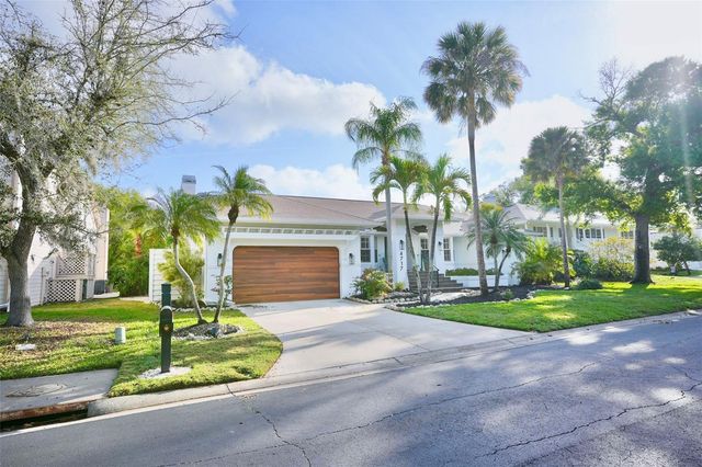 4717 E TRAILS DRIVE, Sarasota, FL 34232