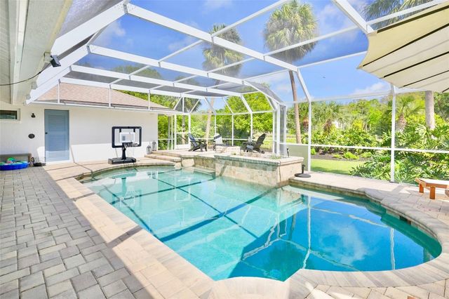 4717 E TRAILS DRIVE, Sarasota, FL 34232