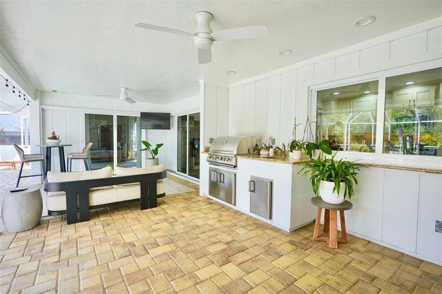 4717 E TRAILS DRIVE, Sarasota, FL 34232