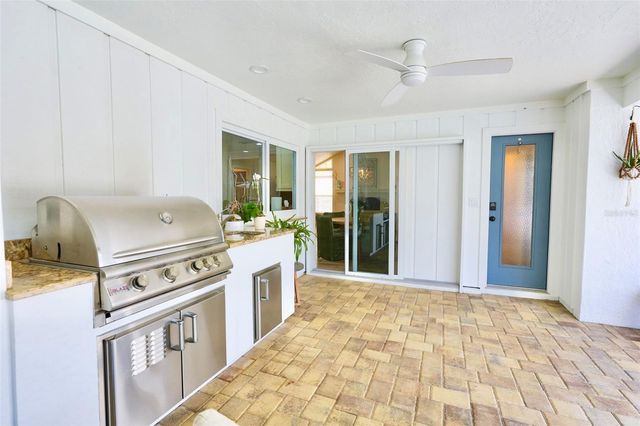 4717 E TRAILS DRIVE, Sarasota, FL 34232