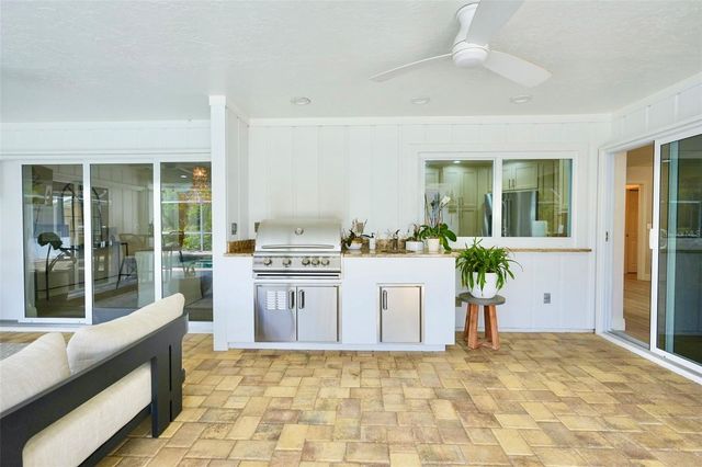 4717 E TRAILS DRIVE, Sarasota, FL 34232