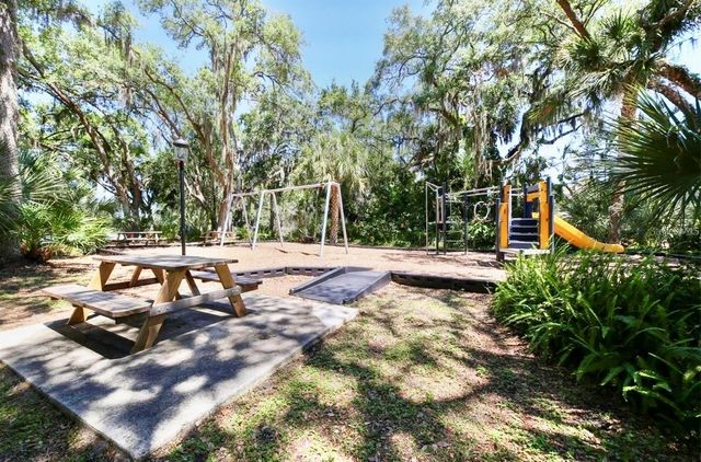 4717 E TRAILS DRIVE, Sarasota, FL 34232