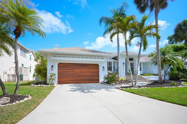 4717 E TRAILS DRIVE, Sarasota, FL 34232