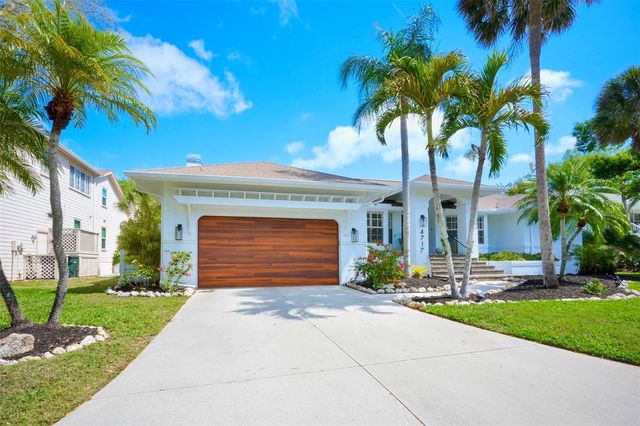 4717 E TRAILS DRIVE, Sarasota, FL 34232