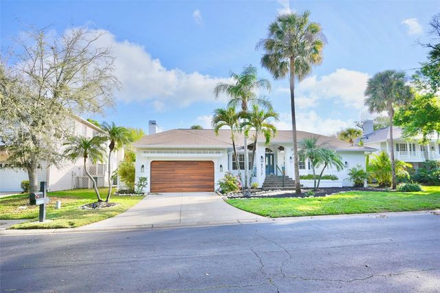4717 E TRAILS DRIVE, Sarasota, FL 34232