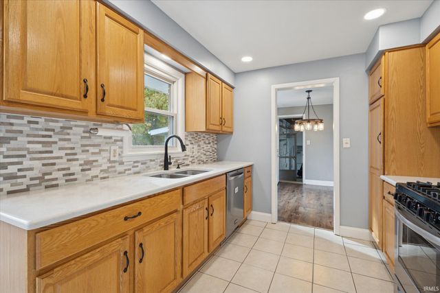 16382 Petro Drive, Mishawaka, IN 46544