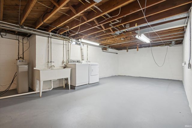 16382 Petro Drive, Mishawaka, IN 46544