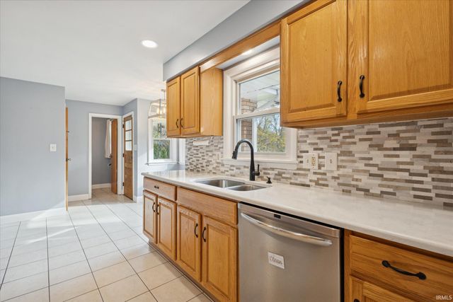 16382 Petro Drive, Mishawaka, IN 46544