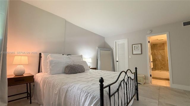 400 SE 10th St 112, Deerfield Beach, FL 33441