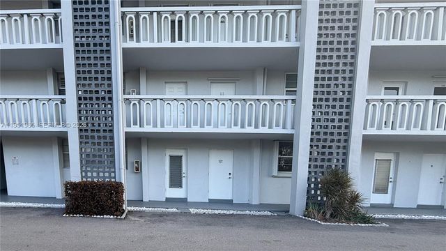 400 SE 10th St 112, Deerfield Beach, FL 33441