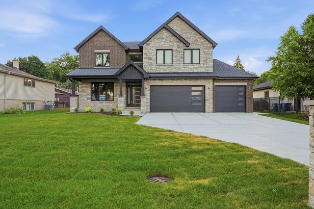 134 Holly Avenue, Darien, IL 60561