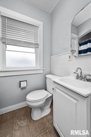 2918 11TH Avenue B, Moline, IL 61265