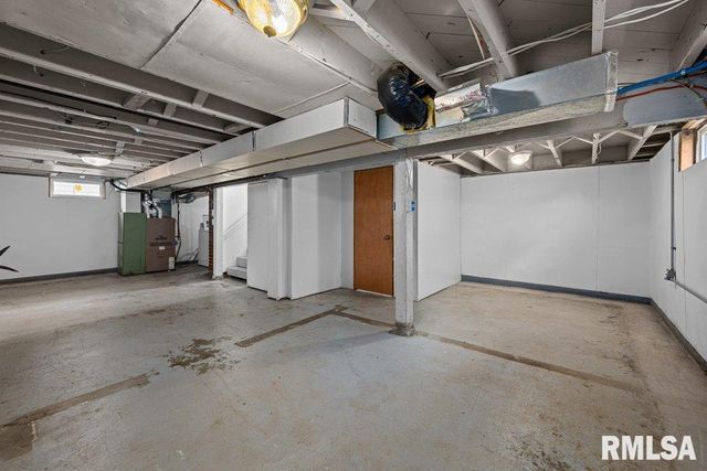 2918 11TH Avenue B, Moline, IL 61265