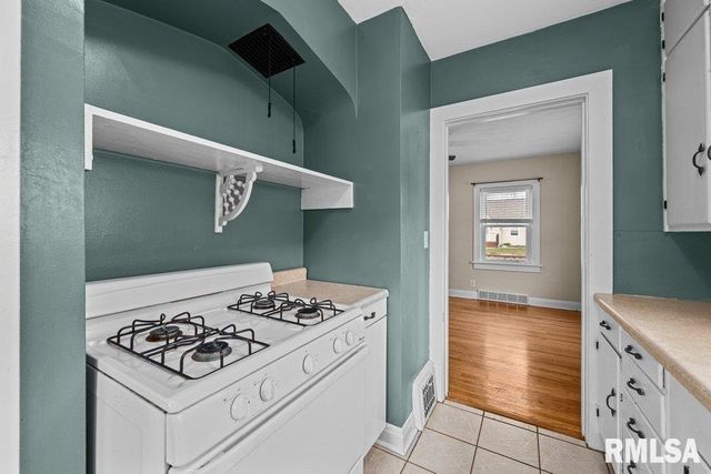 2918 11TH Avenue B, Moline, IL 61265