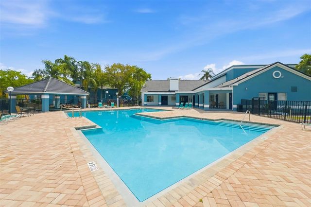 4532 COMMANDER DRIVE 2132, Orlando, FL 32822