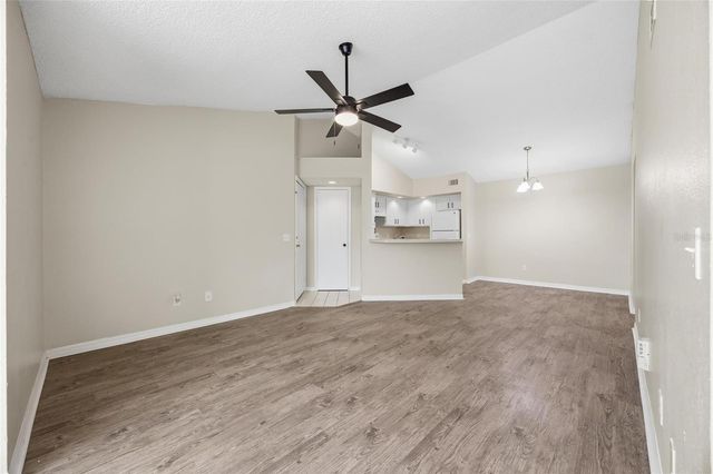 4532 COMMANDER DRIVE 2132, Orlando, FL 32822