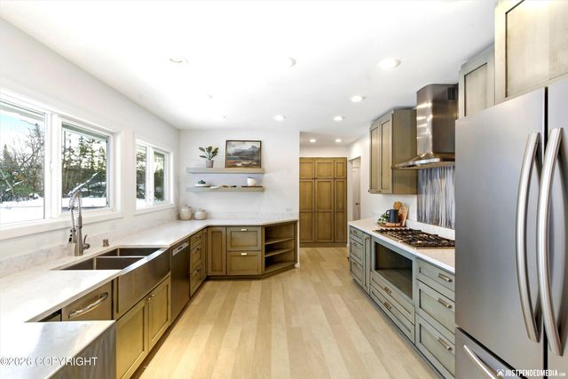 2335 Lord Baranof Drive, Anchorage, AK 99517