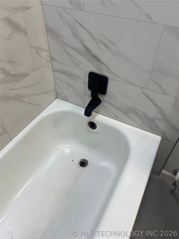 2701 W Haskell Place, Tulsa, OK 74127