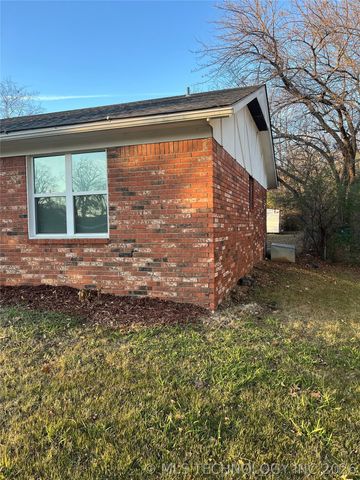 2701 W Haskell Place, Tulsa, OK 74127