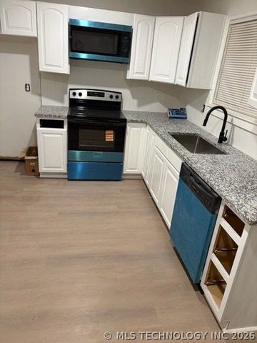 2701 W Haskell Place, Tulsa, OK 74127