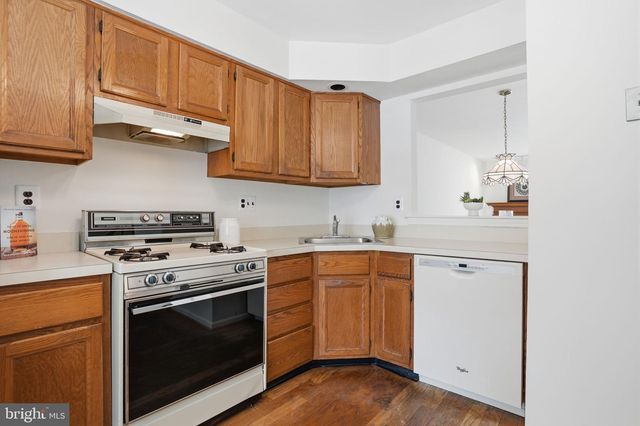 144 LEEDOM WAY, Newtown, PA 18940