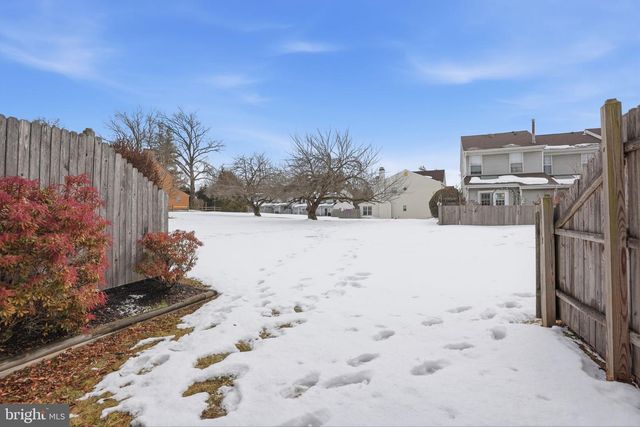 144 LEEDOM WAY, Newtown, PA 18940