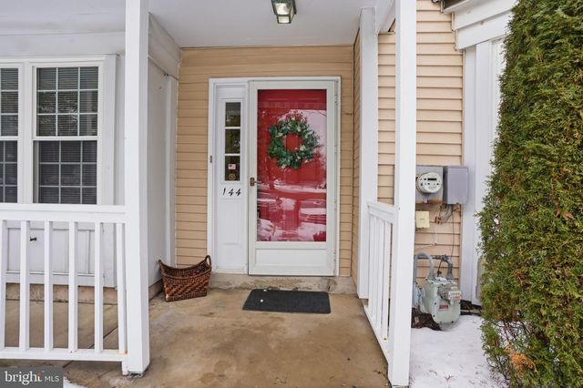 144 LEEDOM WAY, Newtown, PA 18940