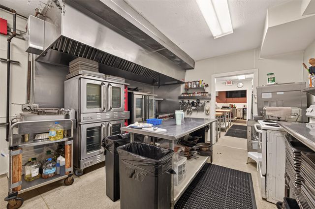 1204 W Gray Street, Houston, TX 77019