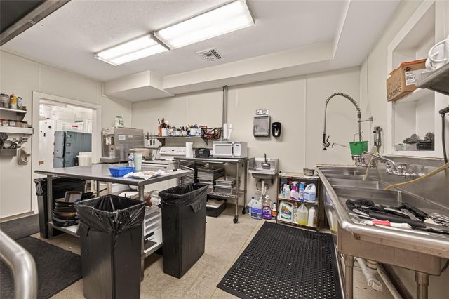 1204 W Gray Street, Houston, TX 77019