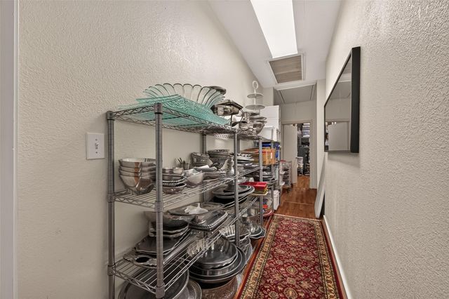 1204 W Gray Street, Houston, TX 77019