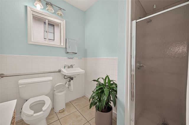1204 W Gray Street, Houston, TX 77019