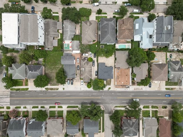 1204 W Gray Street, Houston, TX 77019