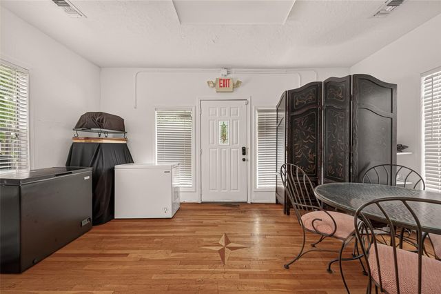 1204 W Gray Street, Houston, TX 77019