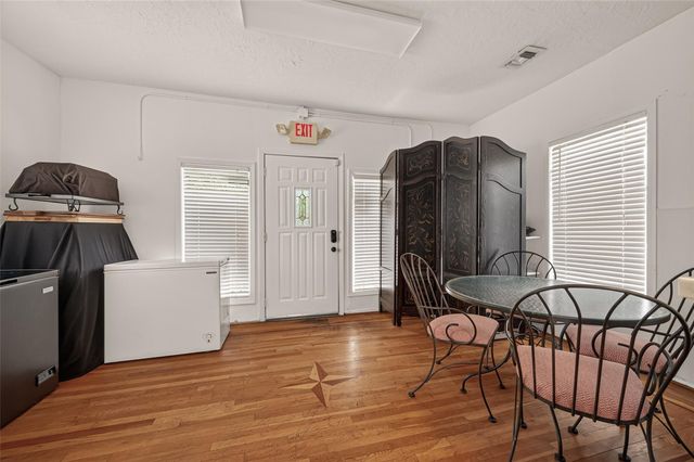 1204 W Gray Street, Houston, TX 77019