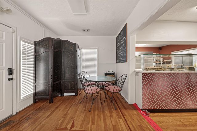 1204 W Gray Street, Houston, TX 77019
