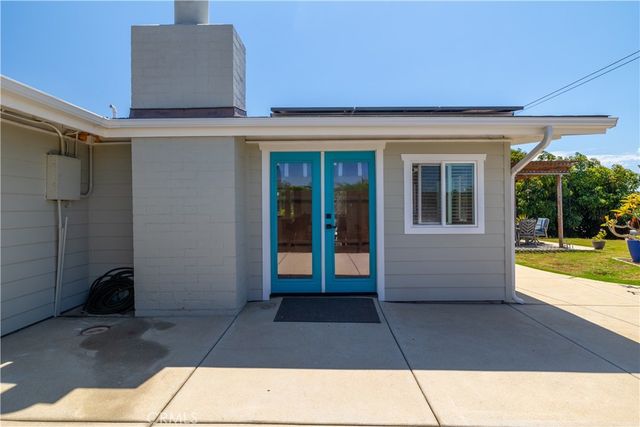 325 Salina Court, Vista, CA 92083