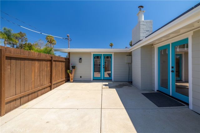 325 Salina Court, Vista, CA 92083