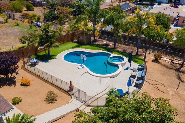 325 Salina Court, Vista, CA 92083