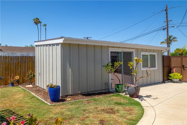 325 Salina Court, Vista, CA 92083