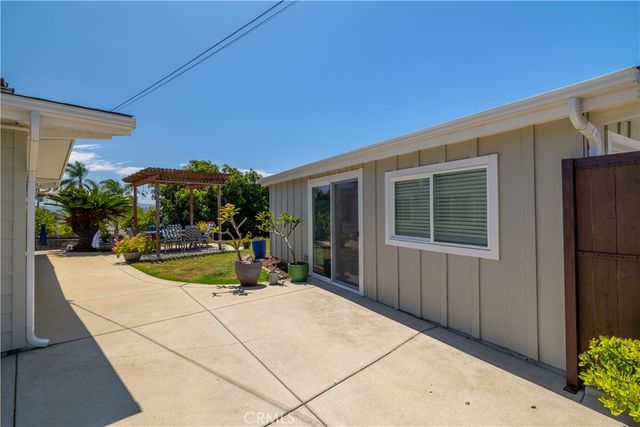 325 Salina Court, Vista, CA 92083