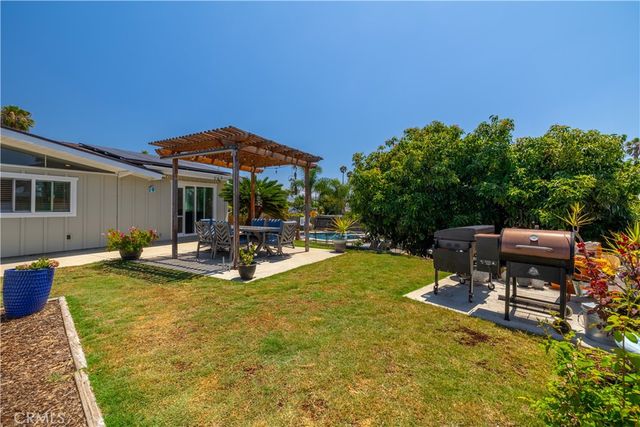325 Salina Court, Vista, CA 92083