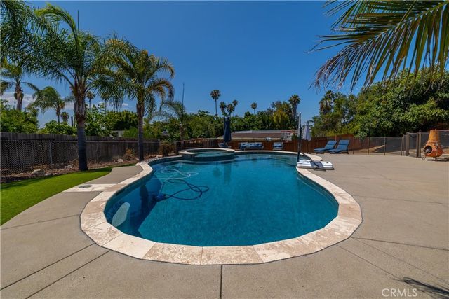 325 Salina Court, Vista, CA 92083