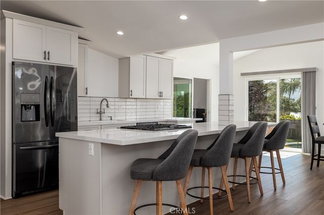 325 Salina Court, Vista, CA 92083