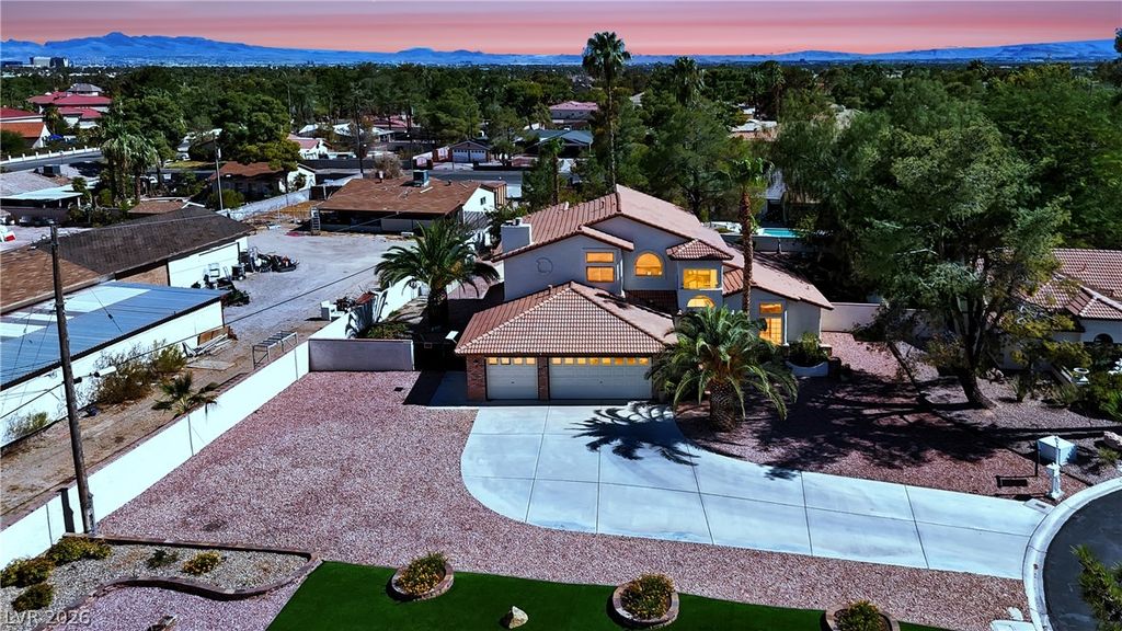 6767 Tree Haven Court, Las Vegas, NV 89146 — photo 4