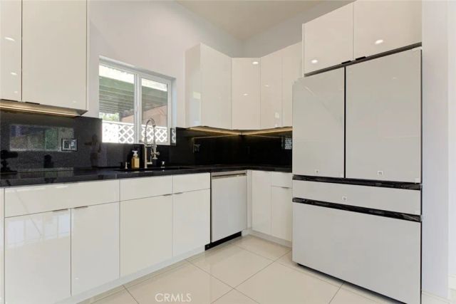1135 E Windsor, Glendale, CA 91205